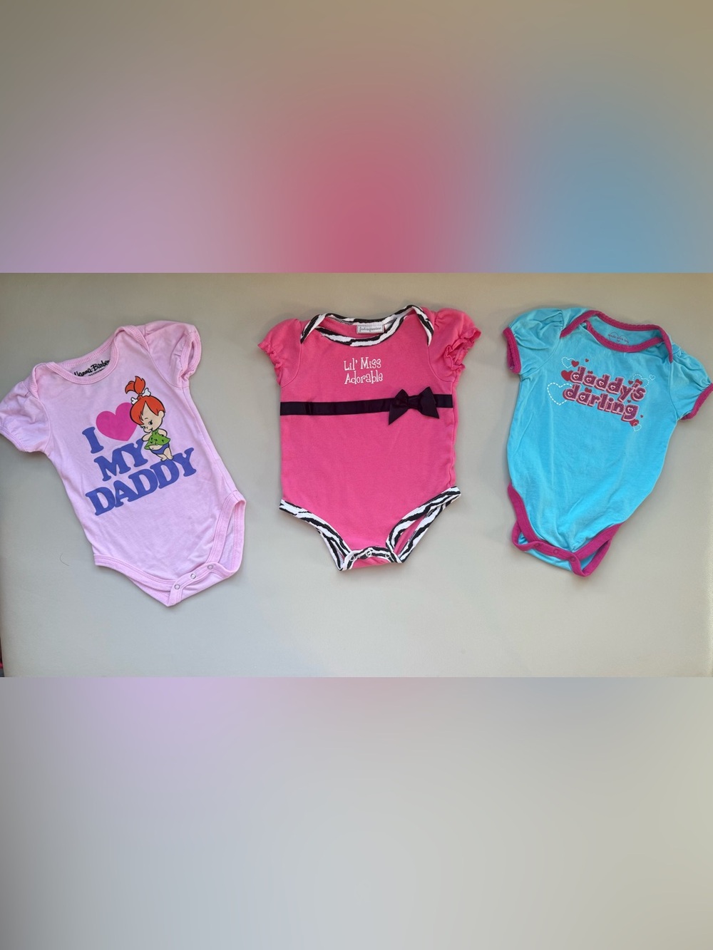 🎀 Baby Girl Onesie Lot – 3 Cute Outfits